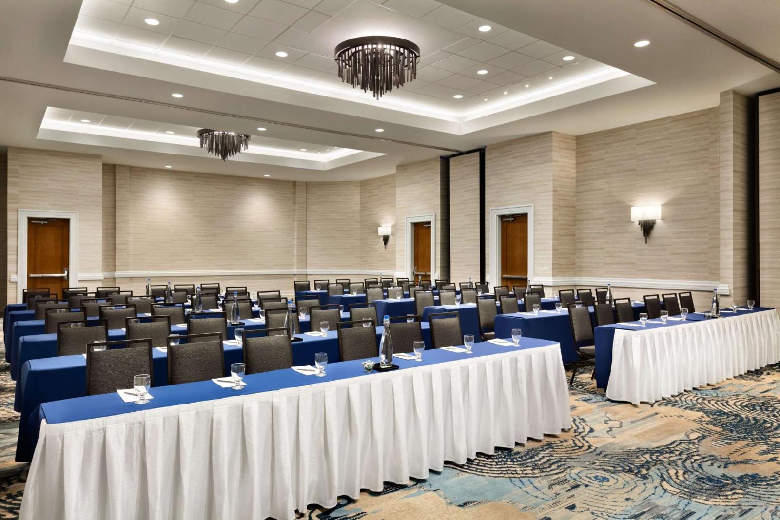 Embassy Suites by Hilton Monterey Bay-Seaside