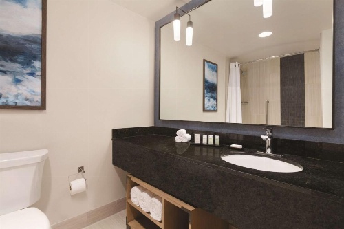 Embassy Suites by Hilton Monterey Bay-Seaside image 8
